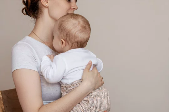 Magazin Stillen Brustvergrößerung, Dr. Deb, Central Aesthetics, Plastische Chirurgie & Schönheitschirurgie in Frankfurt